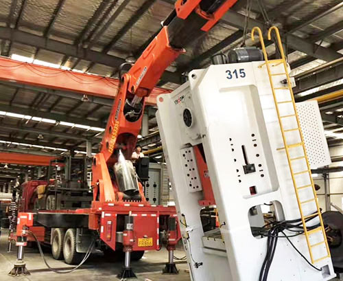 大方附近随车吊出租，轻松解决运输难题