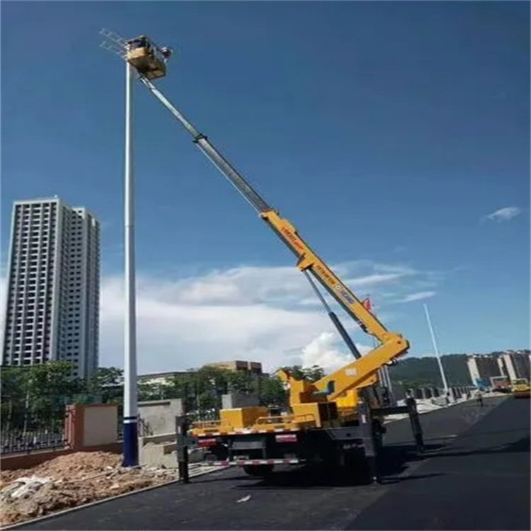 大方维修路灯的曲臂升降车出租