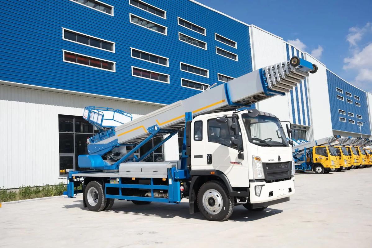 大方出租云梯车高空作业车 建筑垃圾搬运