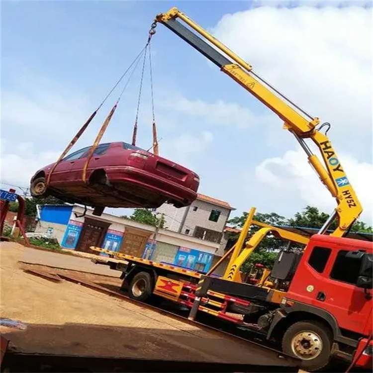 大方吊车吊汽车的正确方法